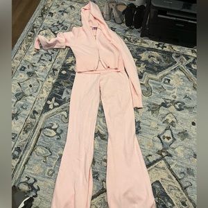 Gorgeous light pink set! Brand new